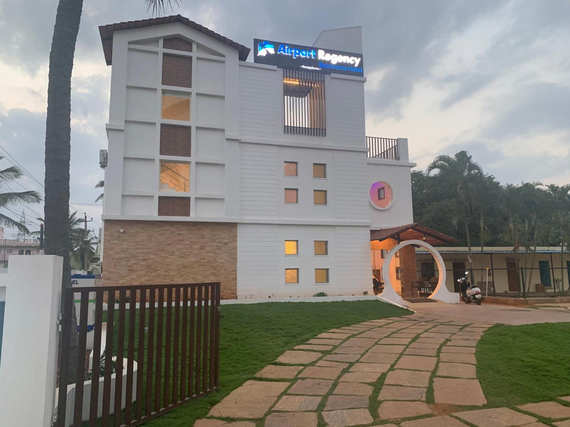 מלון Devanahalli Airport Regency מראה חיצוני תמונה